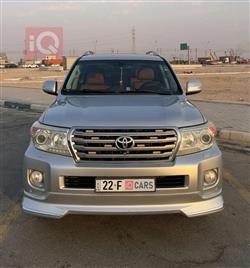 تۆیۆتا لاند کروزەر